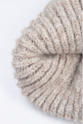 Шапка жіноча